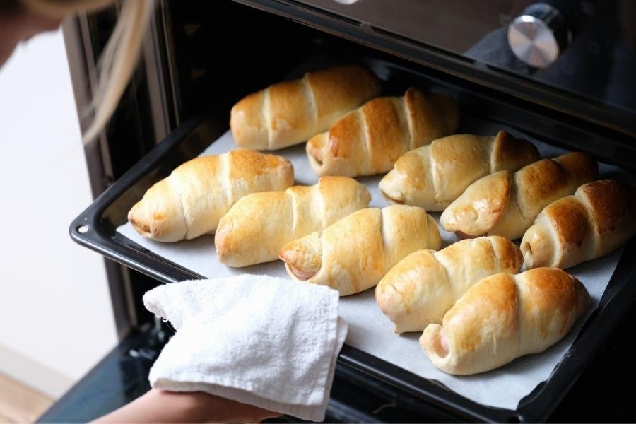 Qual a temperatura para assar pão no forno elétrico