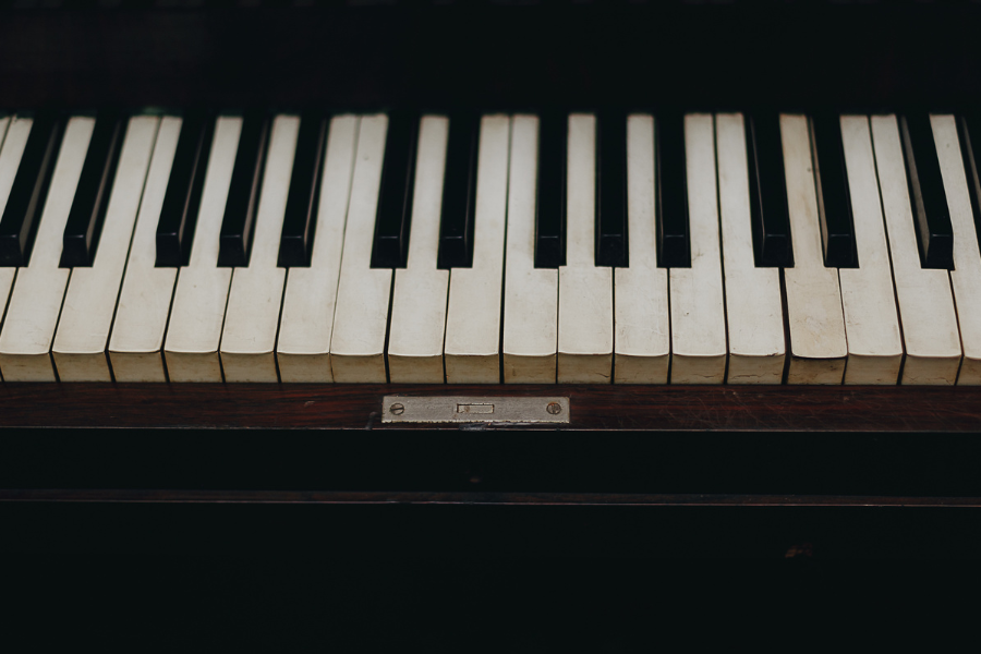Por que não pode haver mais de 88 teclas em um piano